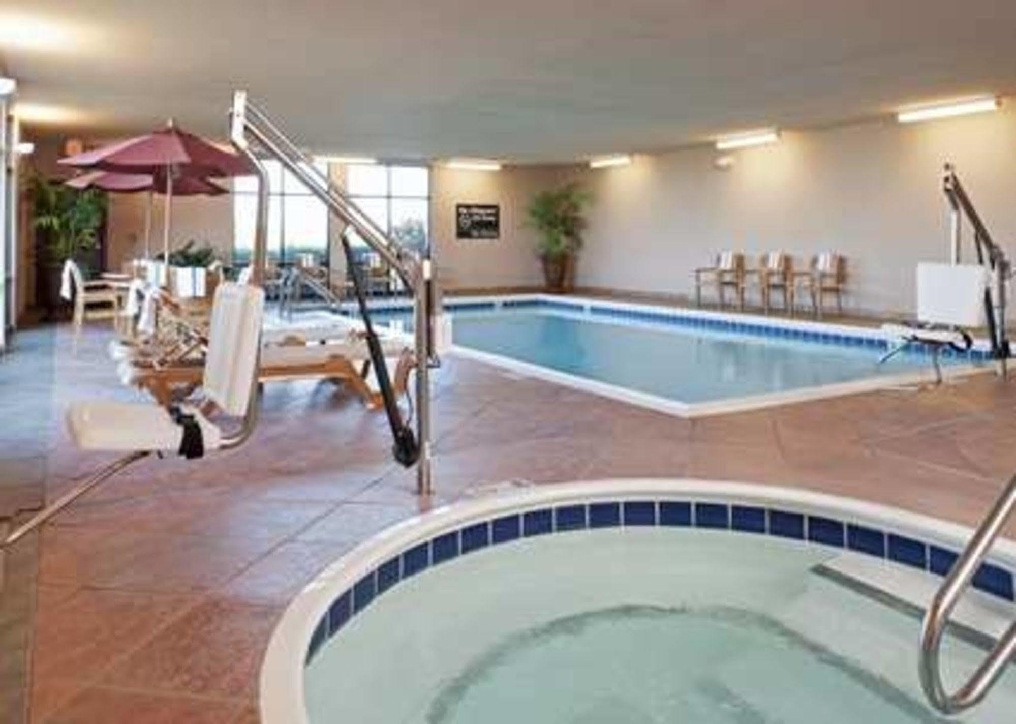 Hampton Inn & Suites Moline-Quad City Int'L Aprt Esterno foto